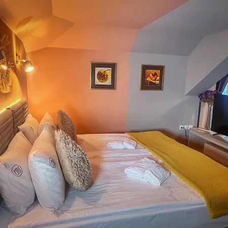 Gasthuis Pino - Villa, Casa, Cucina е Terrazza Albena