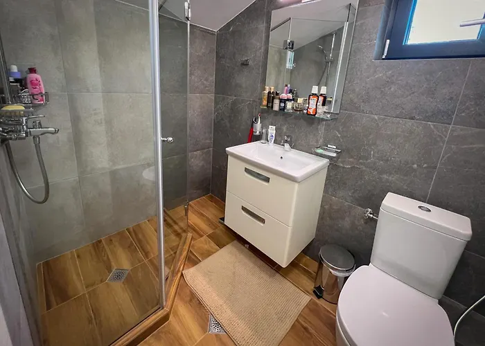 Pino - Villa, Casa, Cucina е Terrazza Albena