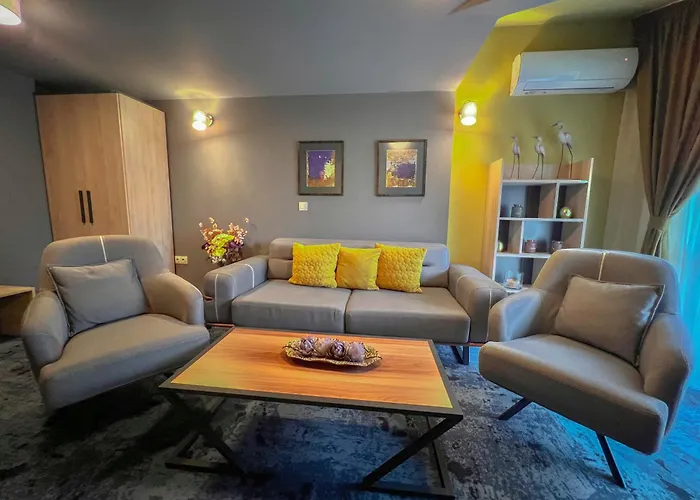 Pino - Villa, Casa, Cucina е Terrazza Albena